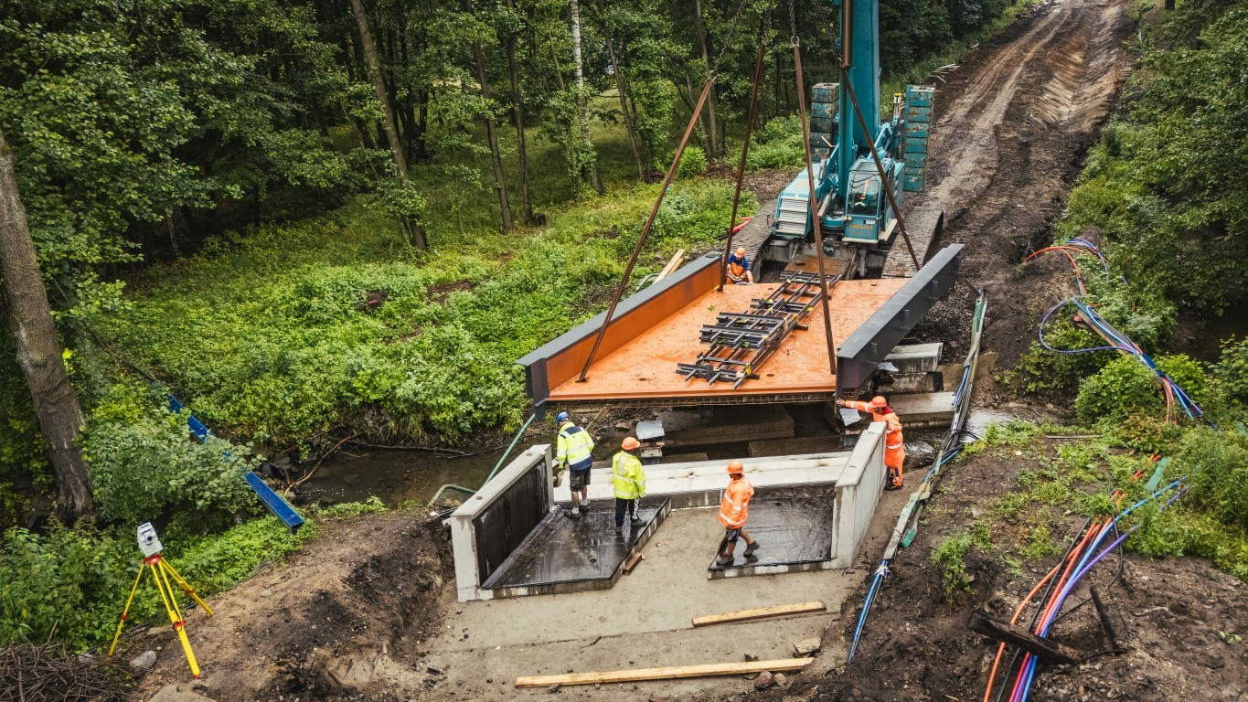 Mosty Záboří -  Vložení mostní konstrukce Častolovice>
